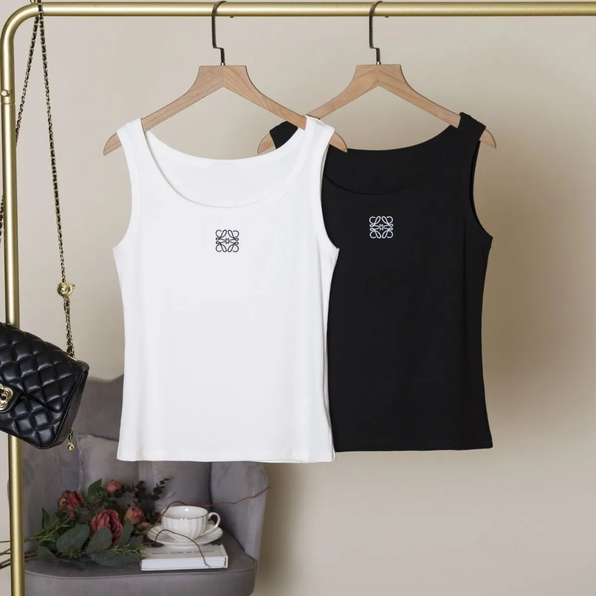 【S-XL】一枚でもお洒落 着回しやすい タンクトップ