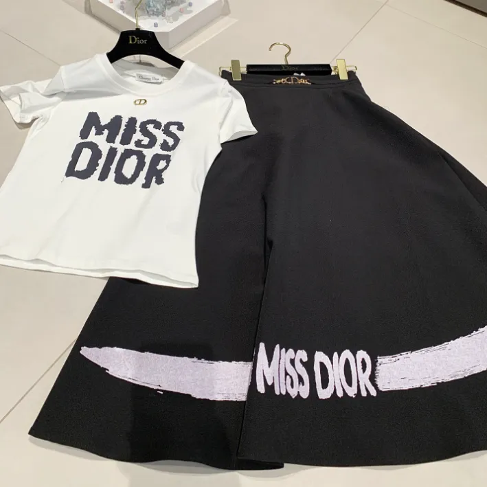 『S-L』単品注文可 おすすめ 着心地良い ファッション無地 アルファベット Ｔシャツ/スカート