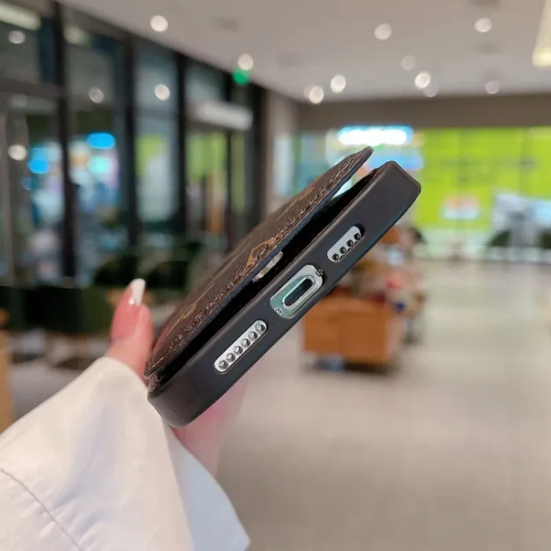デザイン感 耐久性 カードホルダー付き高級iPhone用レザーケース - 2-in-1デザイン