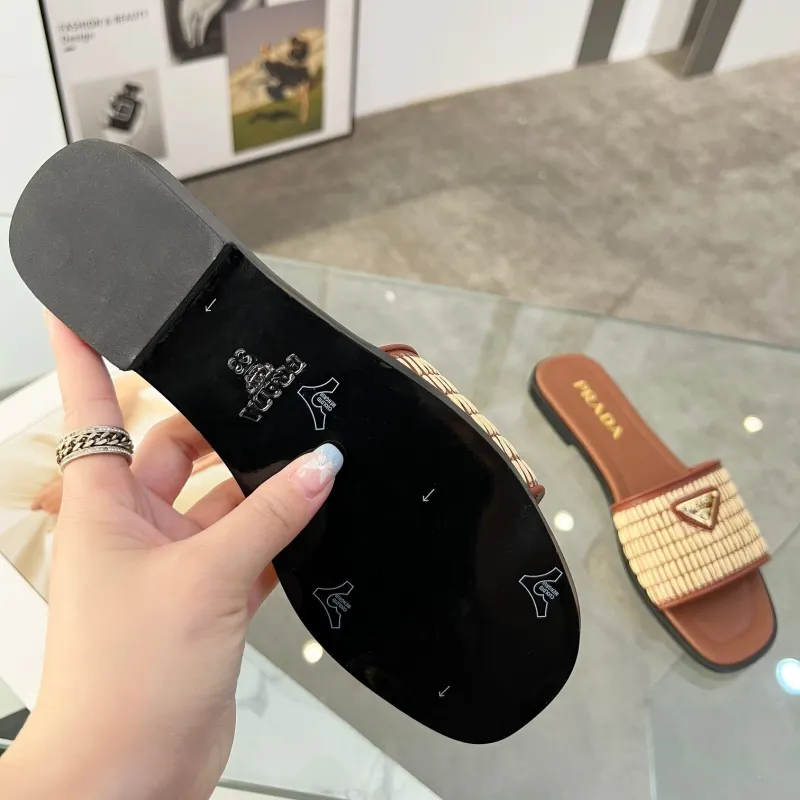 『35-42』安定感抜群 おしゃれ シンプル ユニーク 軽量 高品質 スリッパ