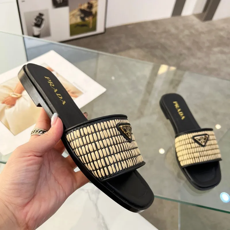 『35-42』安定感抜群 おしゃれ シンプル ユニーク 軽量 高品質 スリッパ