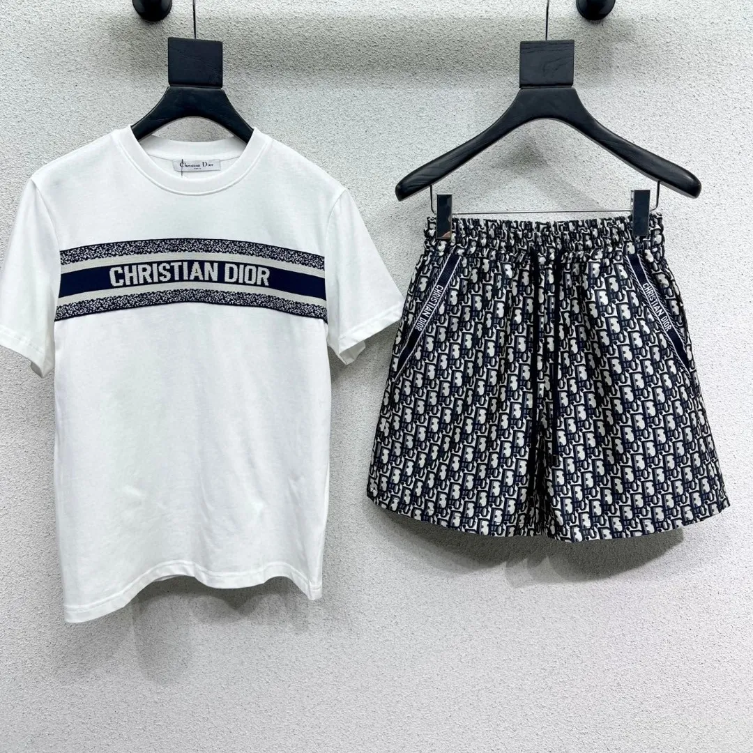 『S-L』ユニーク 個性的 クラシックデザイン シンプル エレガント 半袖Tシャツ ロゴ柄 ショートパンツ セット