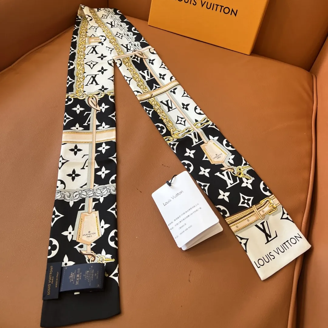 優雅 デイリーコーデに大活躍 上品 魅力的 贅沢感アップ 華奢な印象を与える スカーフ