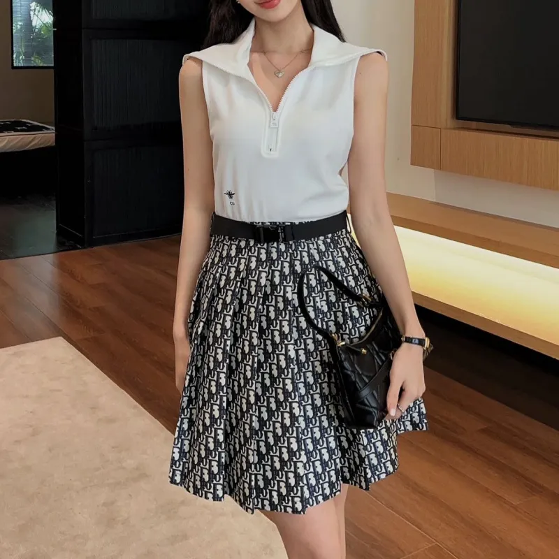 『S-L』元気いっぱい ガーリッシュ 若見え 着瘦せ 合わせやすい 大人可愛いセーラーカラーワンピース