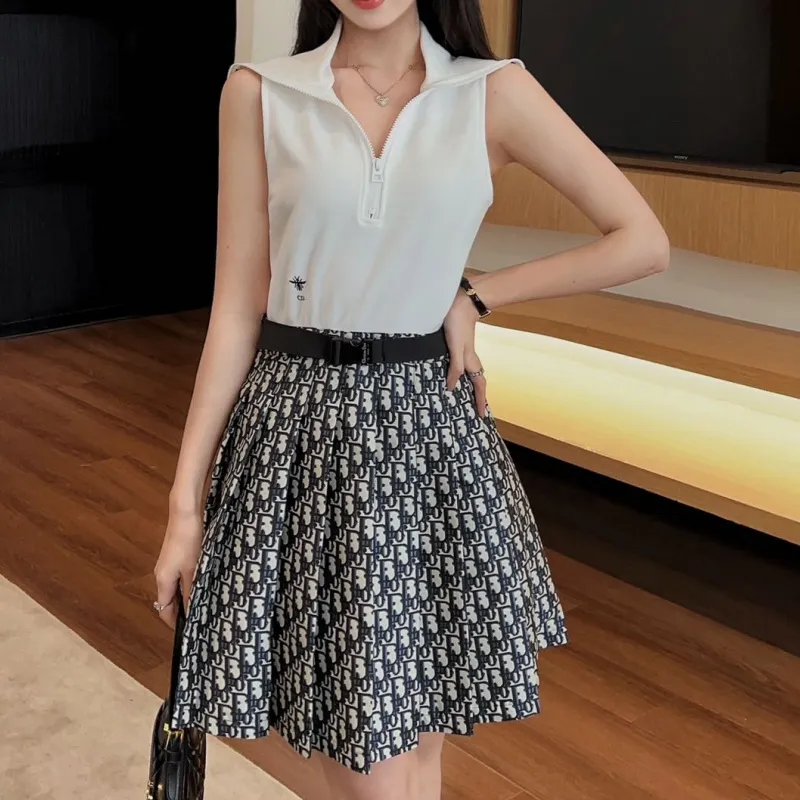 『S-L』元気いっぱい ガーリッシュ 若見え 着瘦せ 合わせやすい 大人可愛いセーラーカラーワンピース