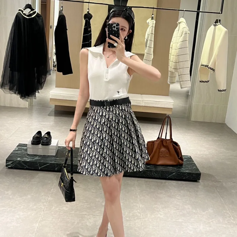 『S-L』元気いっぱい ガーリッシュ 若見え 着瘦せ 合わせやすい 大人可愛いセーラーカラーワンピース