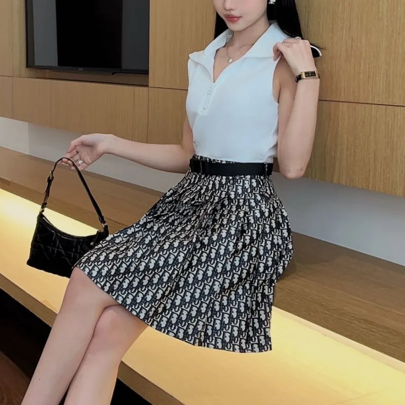 『S-L』元気いっぱい ガーリッシュ 若見え 着瘦せ 合わせやすい 大人可愛いセーラーカラーワンピース