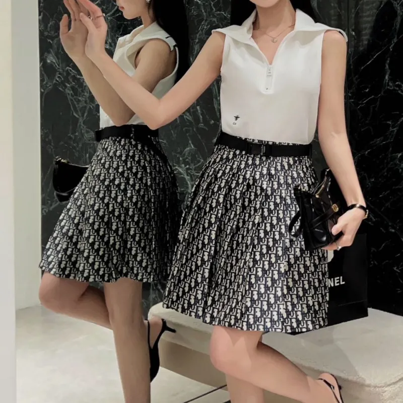 『S-L』元気いっぱい ガーリッシュ 若見え 着瘦せ 合わせやすい 大人可愛いセーラーカラーワンピース