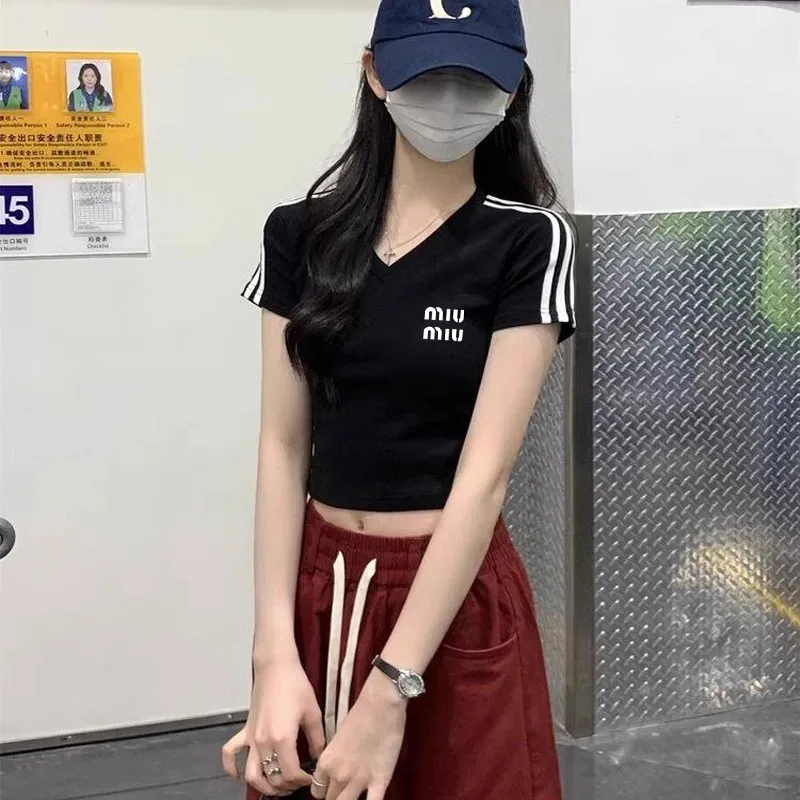 『S-XL』上品 トレンド 着瘦せ 高品質 若見え ストレッチフェミニン セクシー  VネックＴシャツ
