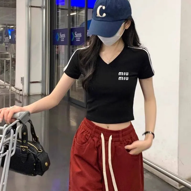 『S-XL』上品 トレンド 着瘦せ 高品質 若見え ストレッチフェミニン セクシー  VネックＴシャツ