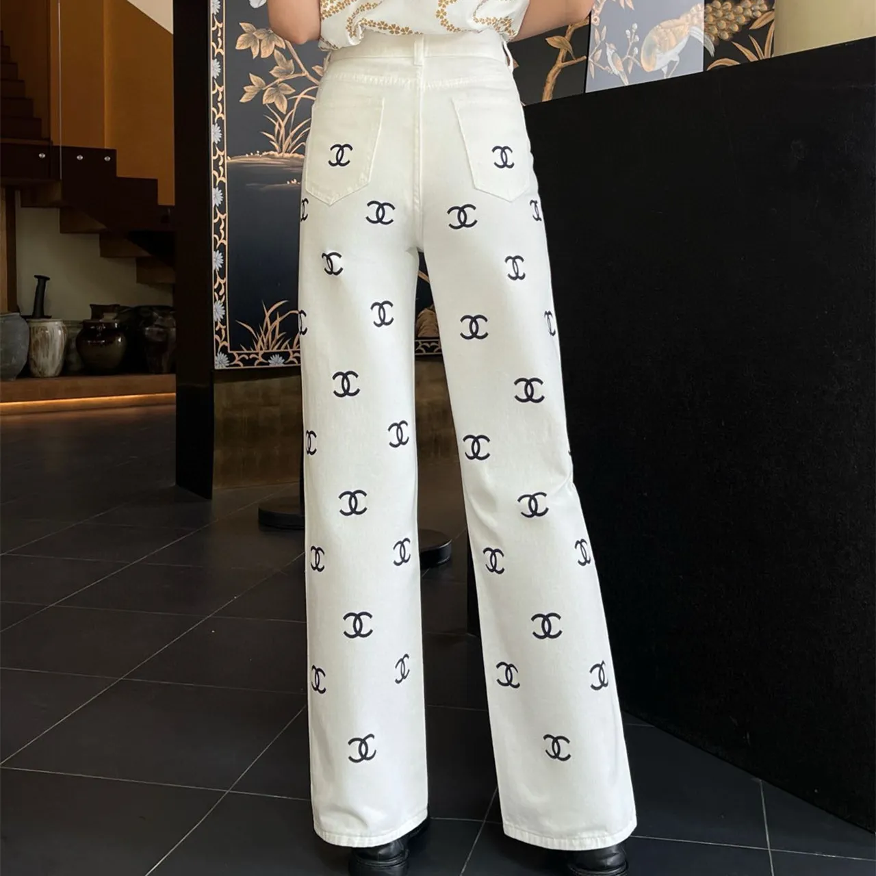 『S-L』高品質 トレンドアイテム おしゃれデザイン 上質肌触り フルロゴ デニムロングパンツ