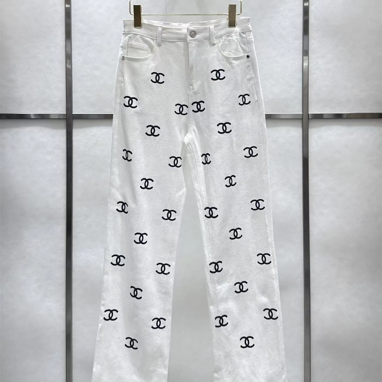 『S-L』高品質 トレンドアイテム おしゃれデザイン 上質肌触り フルロゴ デニムロングパンツ