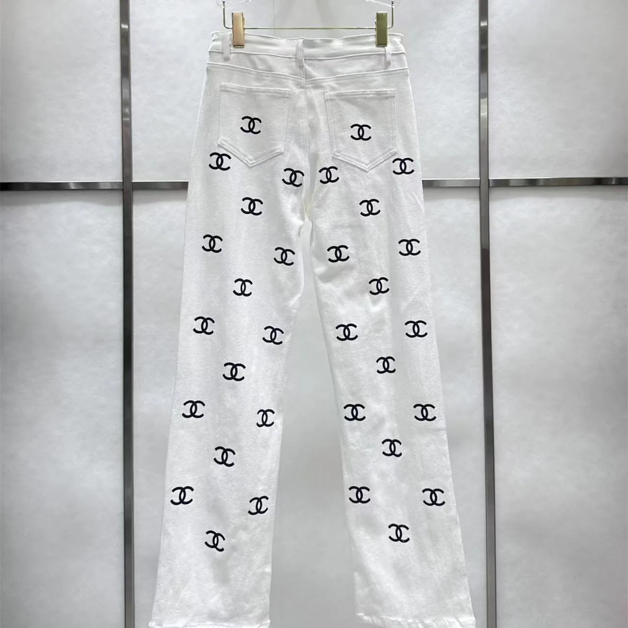『S-L』高品質 トレンドアイテム おしゃれデザイン 上質肌触り フルロゴ デニムロングパンツ