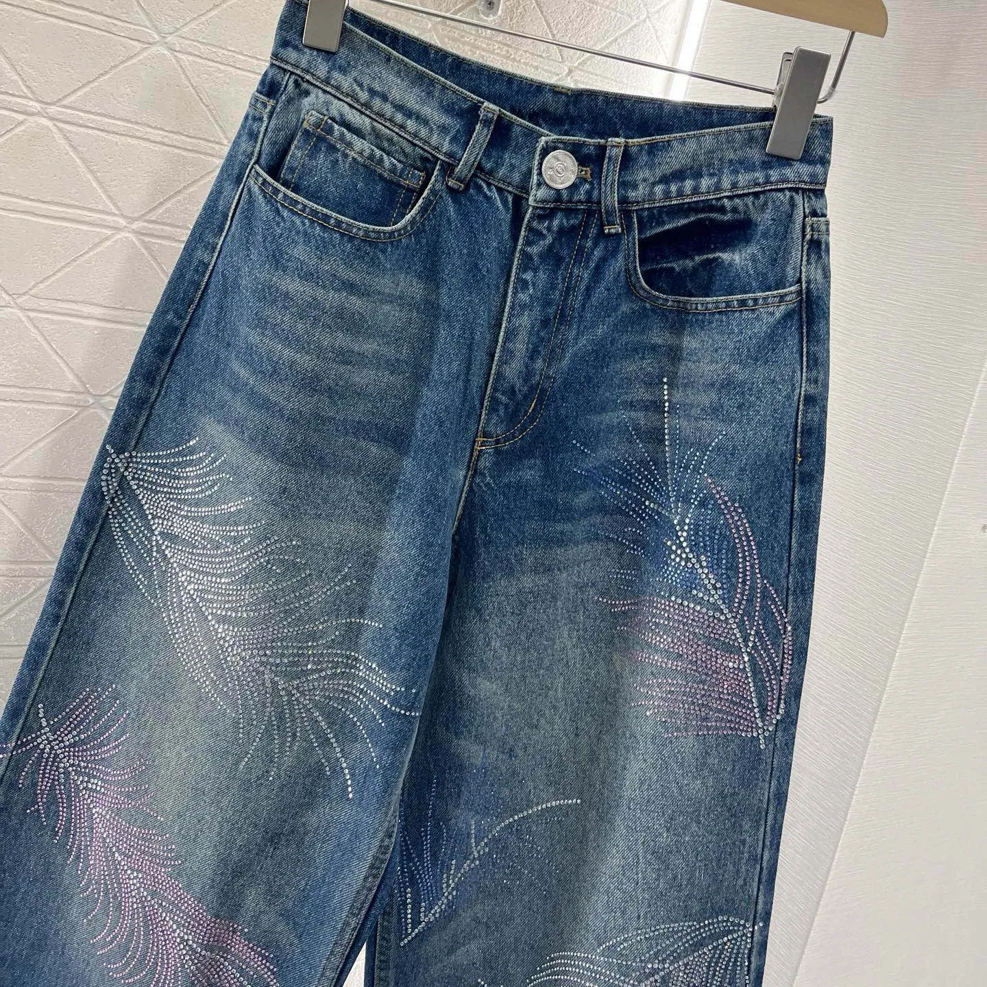 『S-L』ツイル デニム 素材 柔らかい 快適 フェザー スワロフスキー ディストレス ワイド ジーンズ