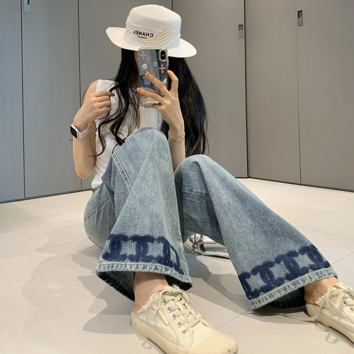 『S-L』おしゃれ ウォッシュ 色落ち防止 加工 デニム 生地 ロゴ 裾 プリント ジーンズ ストレート パンツ