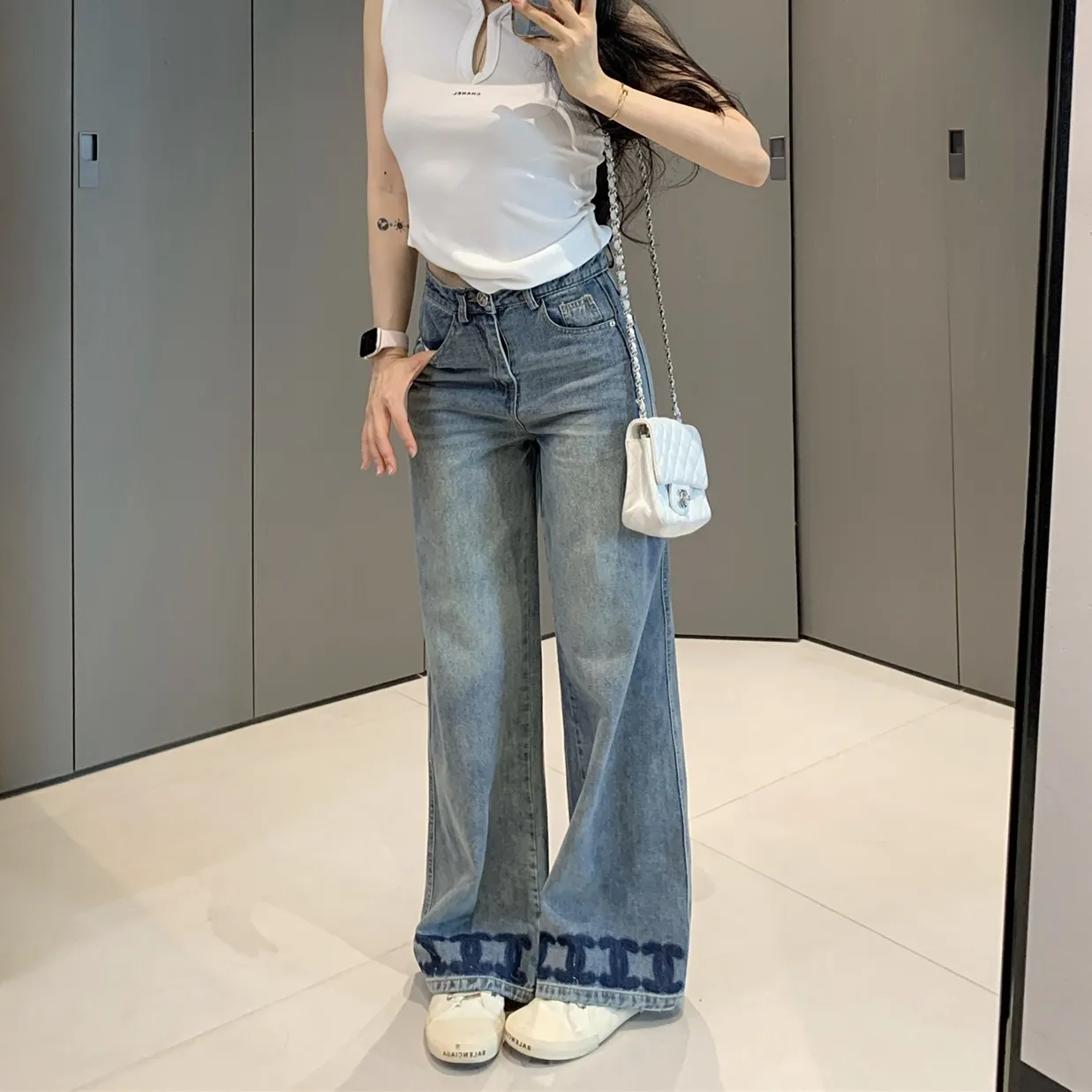 『S-L』おしゃれ ウォッシュ 色落ち防止 加工 デニム 生地 ロゴ 裾 プリント ジーンズ ストレート パンツ