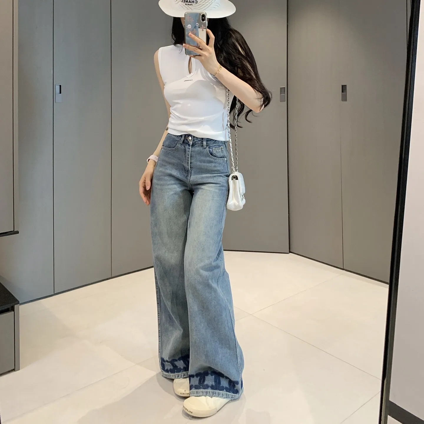 『S-L』おしゃれ ウォッシュ 色落ち防止 加工 デニム 生地 ロゴ 裾 プリント ジーンズ ストレート パンツ