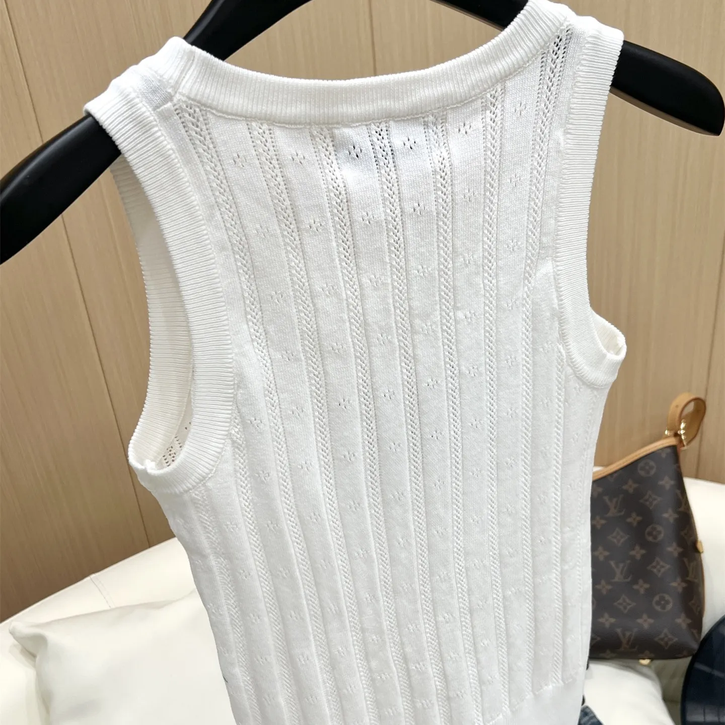 『S-L』クラシック 高級感 ミニ ポロ カラー デザイン 縦 ストライプ ジャカード 透かし 編み ポロ 半袖 ベスト