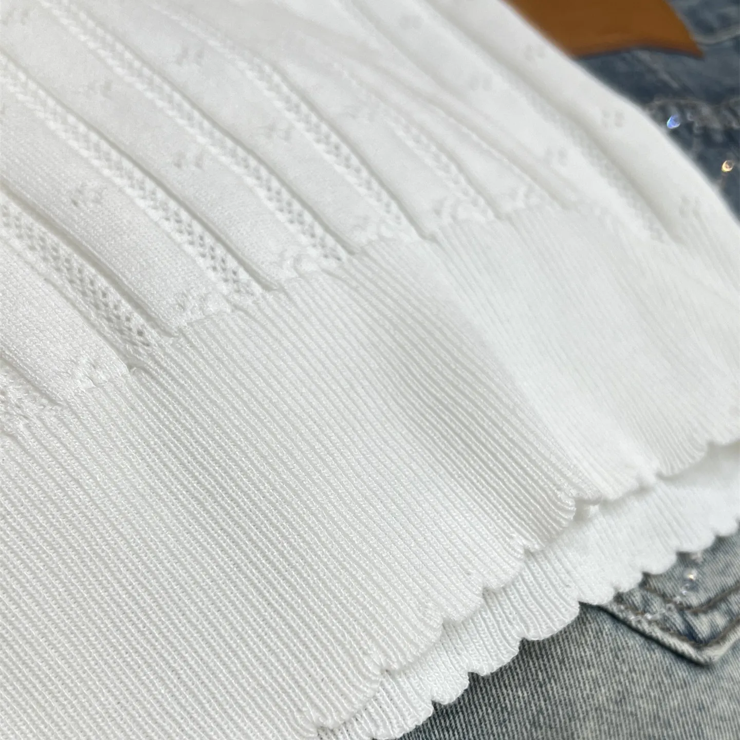 『S-L』クラシック 高級感 ミニ ポロ カラー デザイン 縦 ストライプ ジャカード 透かし 編み ポロ 半袖 ベスト