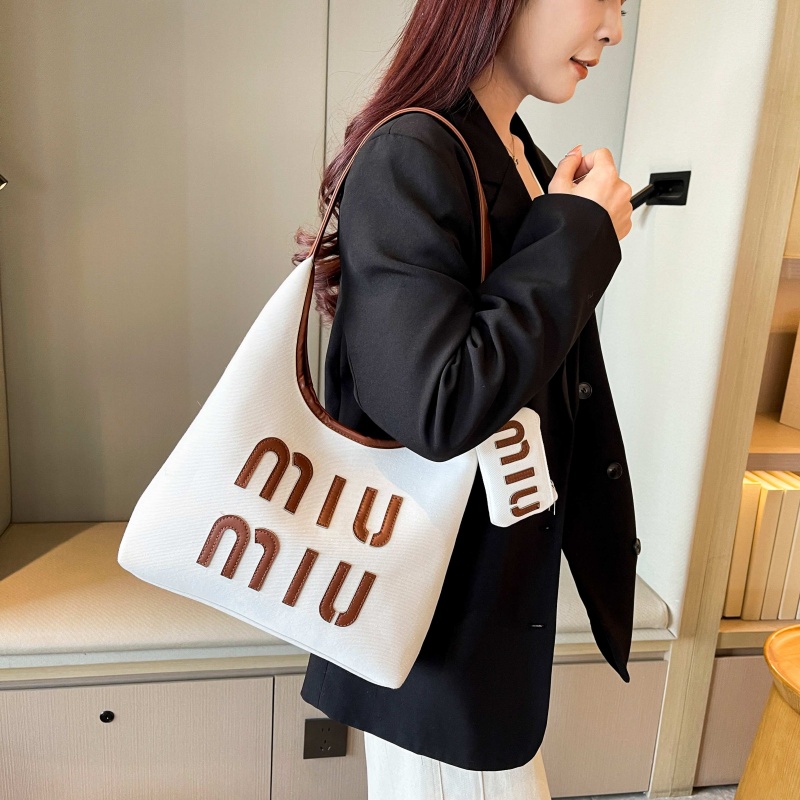 MIU MIU -