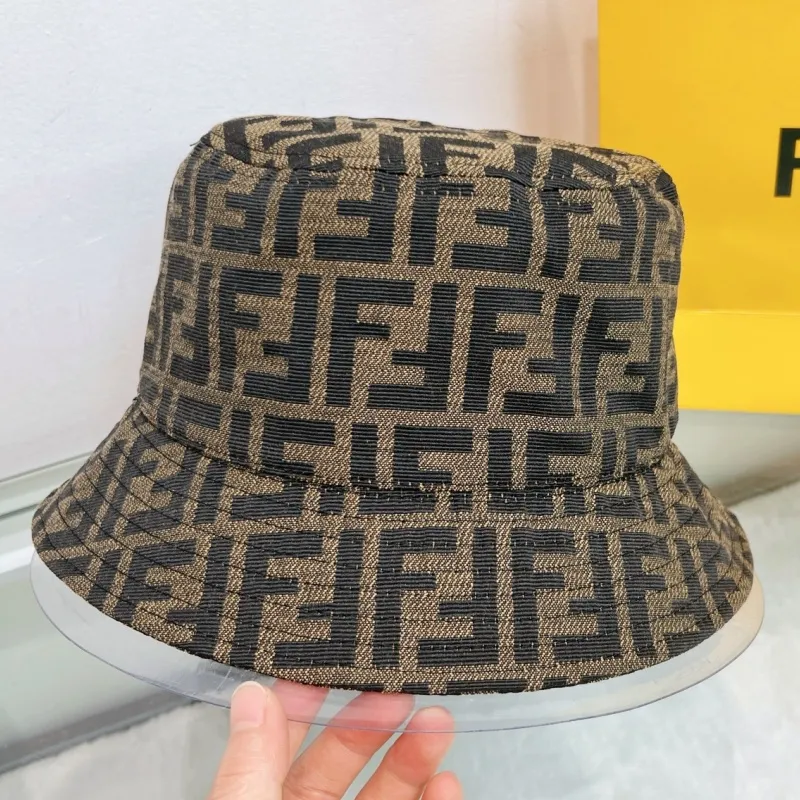 安定感抜群 激売れ中 新品 クラシックで多用途 バケットハット