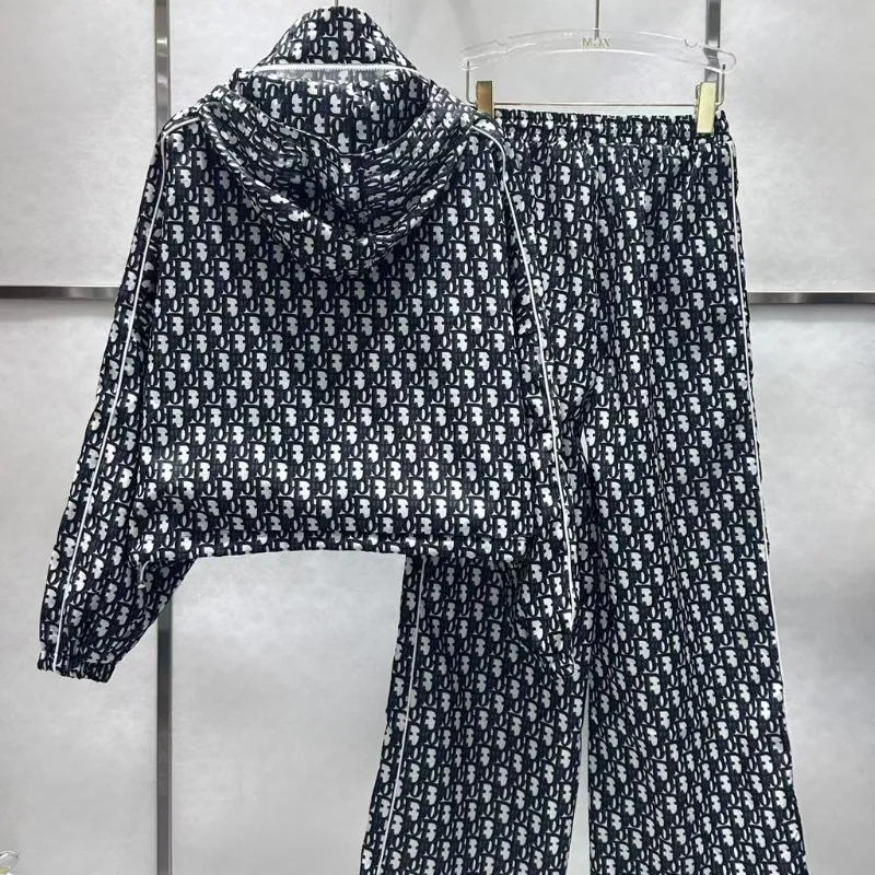 『S-L』今季も大流行 美人度アップ モード アルファベット ジッパー セットアップ