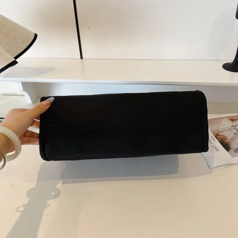 超人気商品 おしゃれ シンプル 高品質 大容量 軽やか ショルダーバッグ