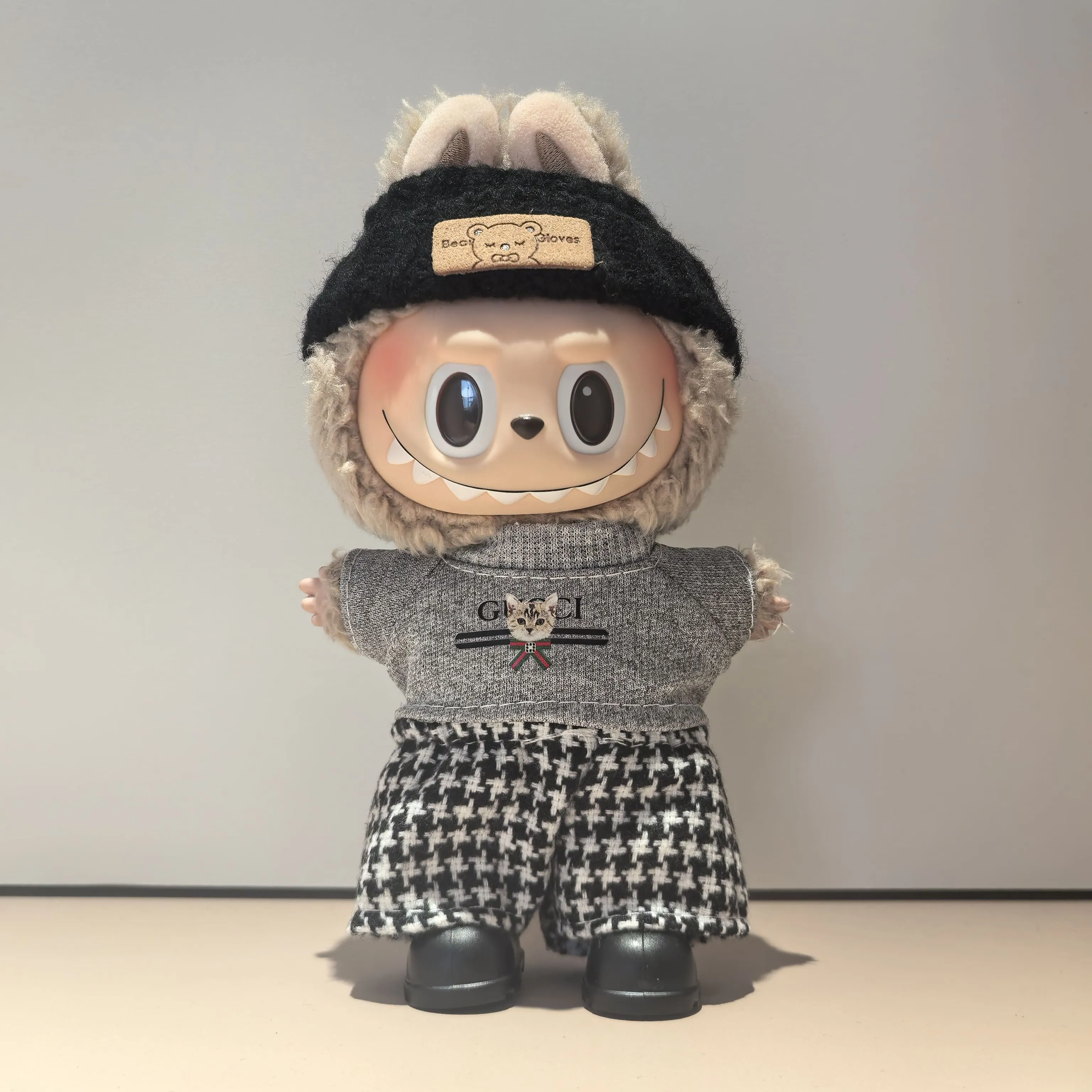 憧れ 激売れ中 人気上昇中 ファッション ストリート チェック柄 labubuぬいぐるみペンダント服 人形を含まない