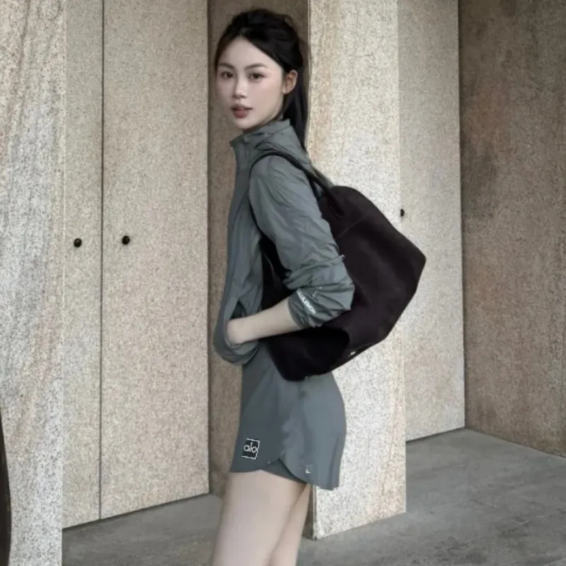 『S-L』元気いっぱい 上品見え シンプル  カジュアル 軽量 細身シルエットセットアップ