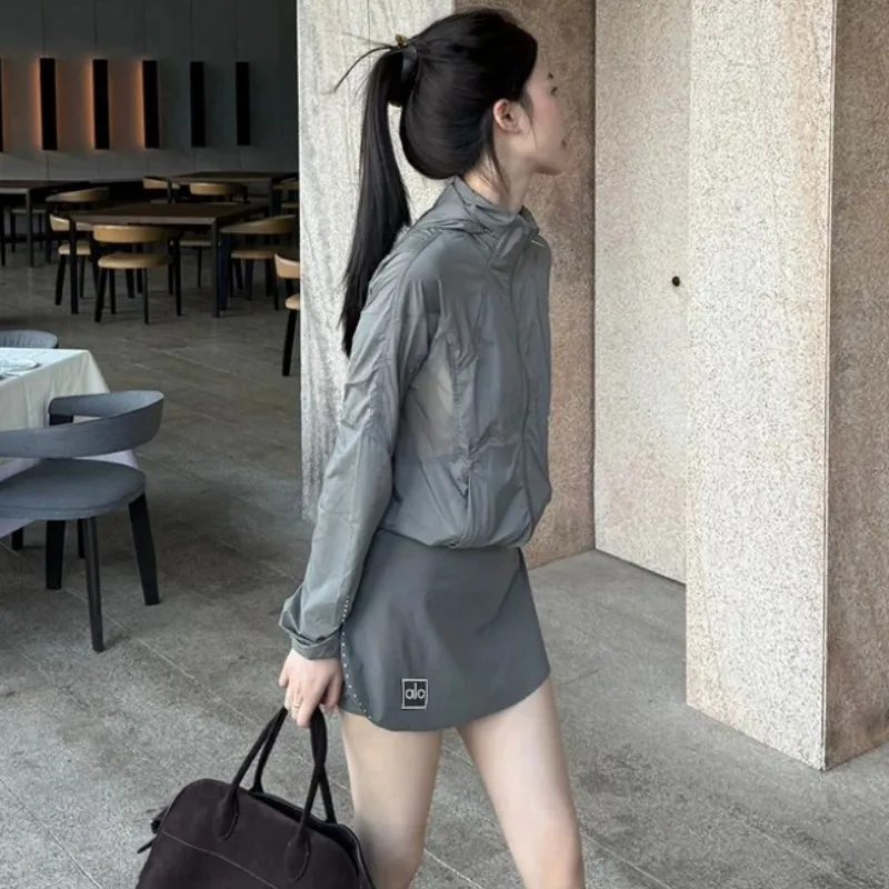 『S-L』元気いっぱい 上品見え シンプル  カジュアル 軽量 細身シルエットセットアップ
