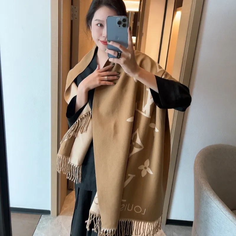 超人気商品 トレンド感満載 ふわふわシミヤ生地  柔らかい マフラー