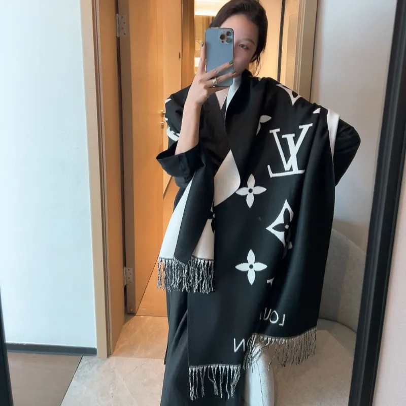 超人気商品 トレンド感満載 ふわふわシミヤ生地  柔らかい マフラー