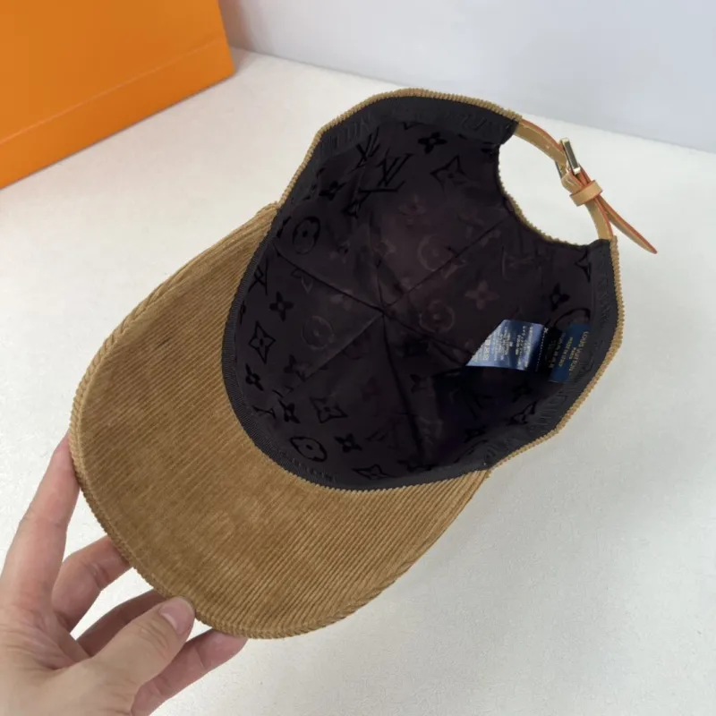 人気上昇中 今季も大流行 組み合わせやすい 高級感 美人度アップ 刺繍コーデュロイ 帽子