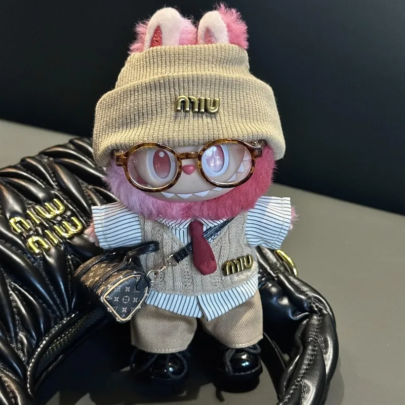 「人形を含まず」話題沸騰中 取り入れたい シンプル 可愛い labubuぬいぐるみペンダント服 服だけ