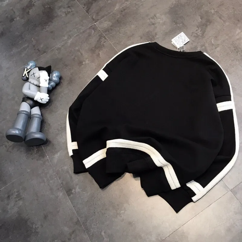 『M-XL』大活躍 大注目 高級感 モード トレンド 刺繍 トレーナー