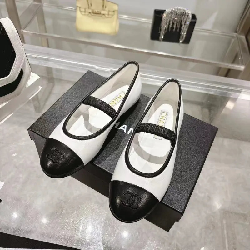 『225-250』今季も大流行 組み合わせやすい ノームコア フラットヒール 丸トゥ シューズ