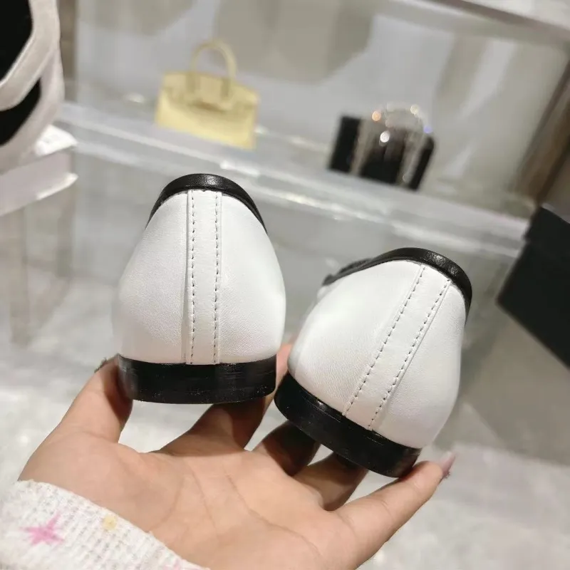 『225-250』今季も大流行 組み合わせやすい ノームコア フラットヒール 丸トゥ シューズ