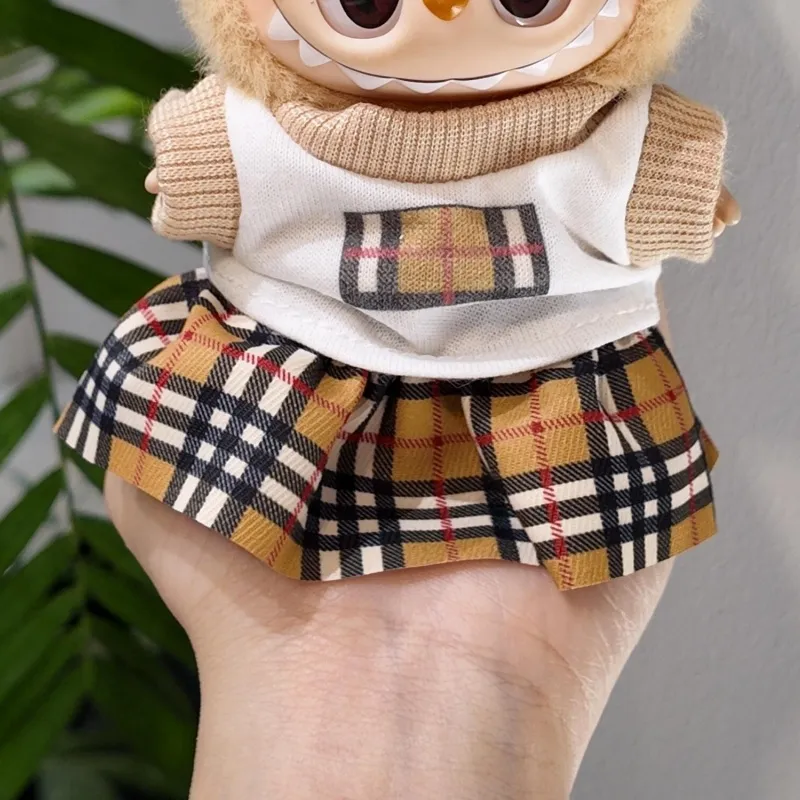 「人形を含まず」人気爆発中 元気いっぱい レトロ チェック柄  labubuぬいぐるみペンダント服 服だけ