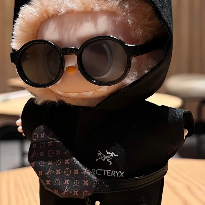 「人形を含まず」人気上昇中 絶対流行 ファッション  labubuぬいぐるみペンダント服 服だけ