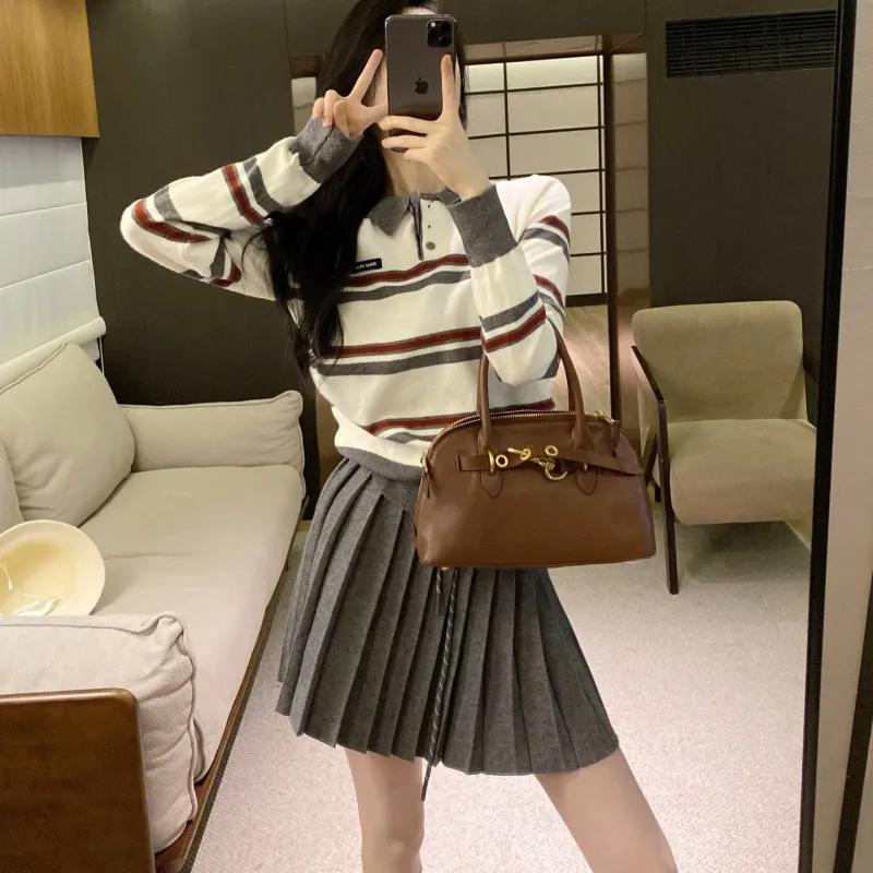 『フリー』好感度100％ 質感のいい ガーリッシュ 折り襟 ニット生地 セットアップ