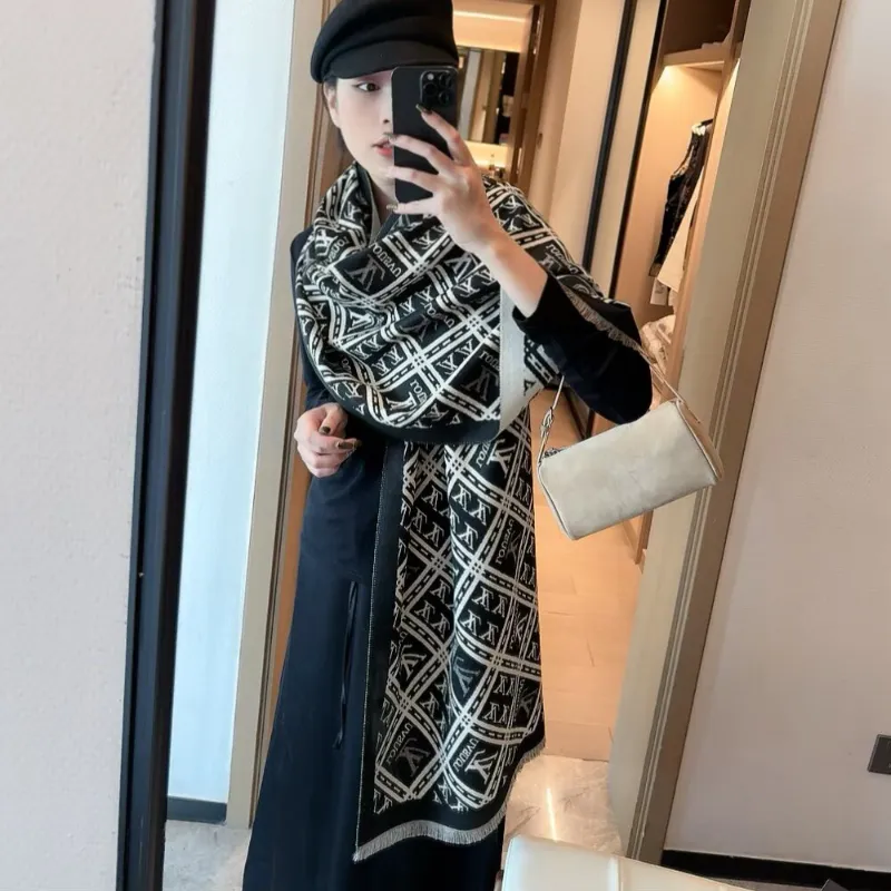 おしゃれ度アップ 質感のいい シンプルデザイン 防寒 スカーフ