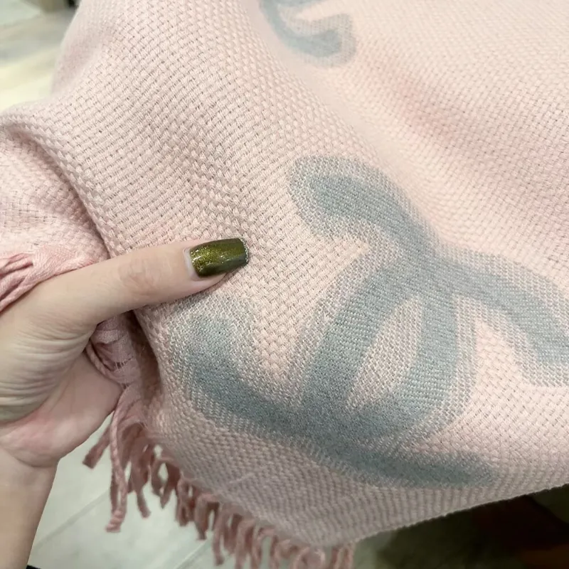 柔らかタッチ 洗練デザイン 防寒 ファッション性抜群 秋冬 スカーフ