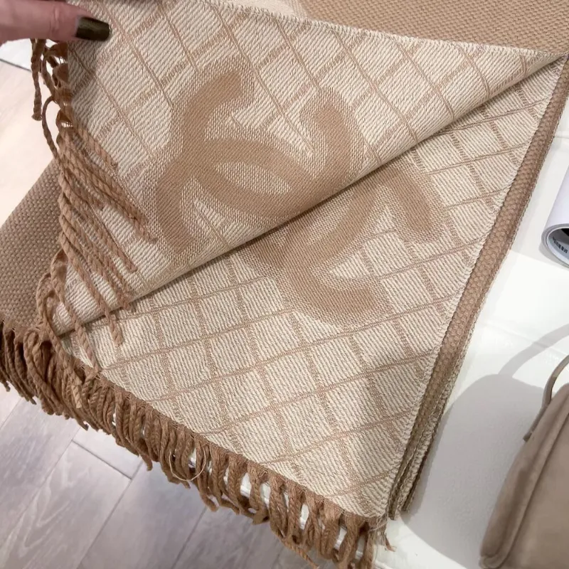 柔らかタッチ 洗練デザイン 防寒 ファッション性抜群 秋冬 スカーフ