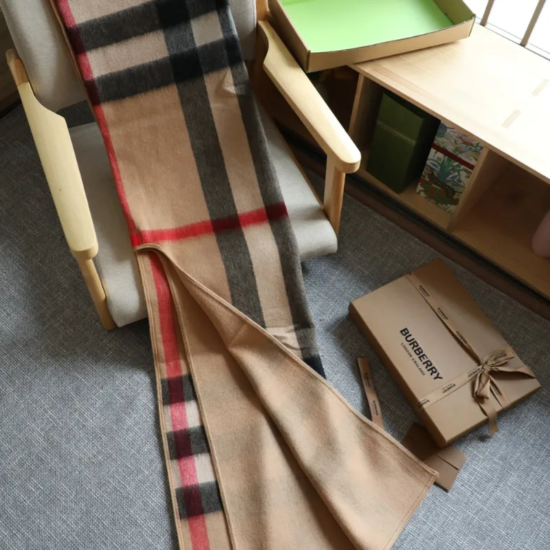 季節感漂う  快適で合わせやすい ファッション カシミヤ生地 両面使用可能なショール