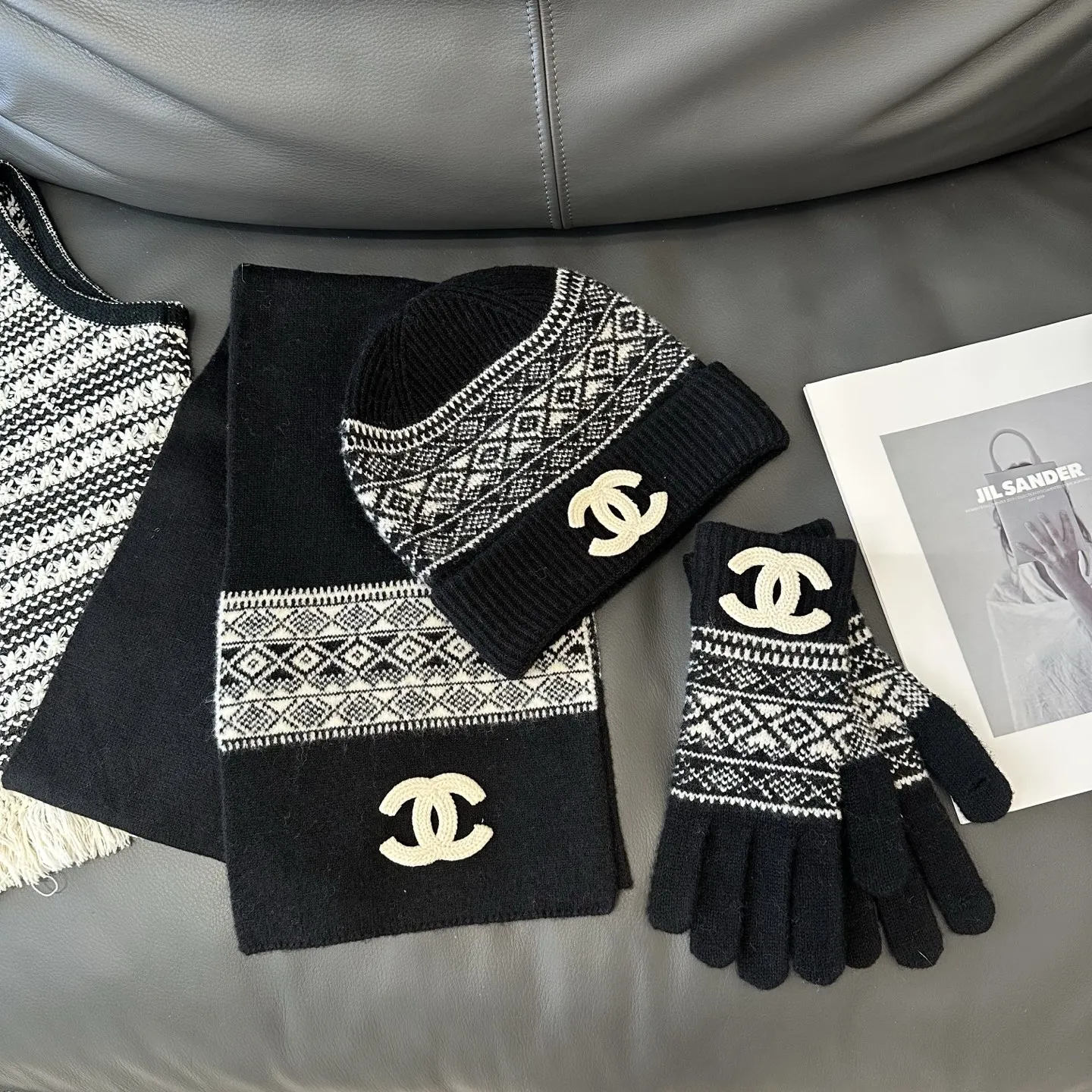 3点セット おしゃれ女子必見 上品 高級感 ファッションアイテム マフラー+帽子+手袋
