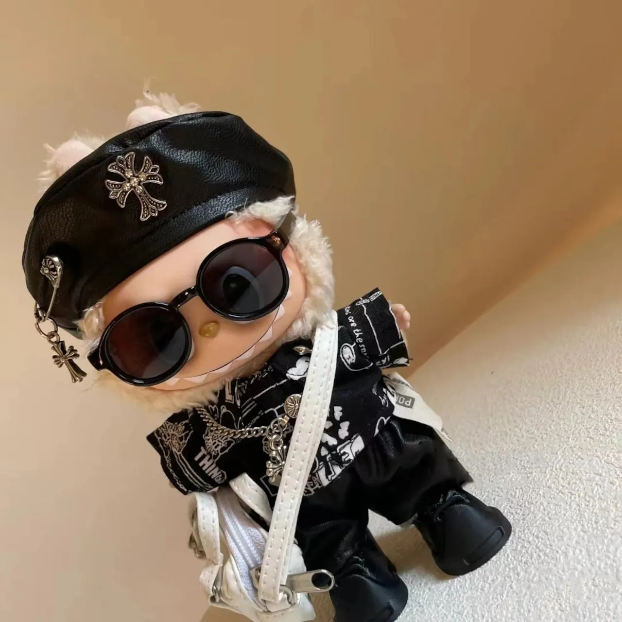 「人形を含まず」7点セットLABUBU ぬいぐるみ かわいい 着せ替え服