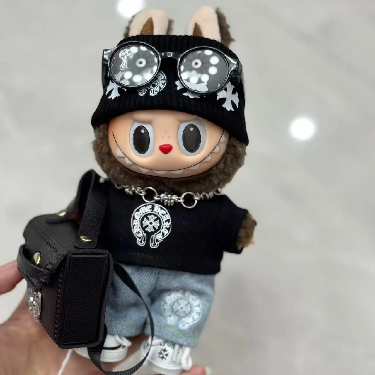 「人形を含まず」7点セットダークヒーローの風 LABUBU ぬいぐるみ かわいい 着せ替え服