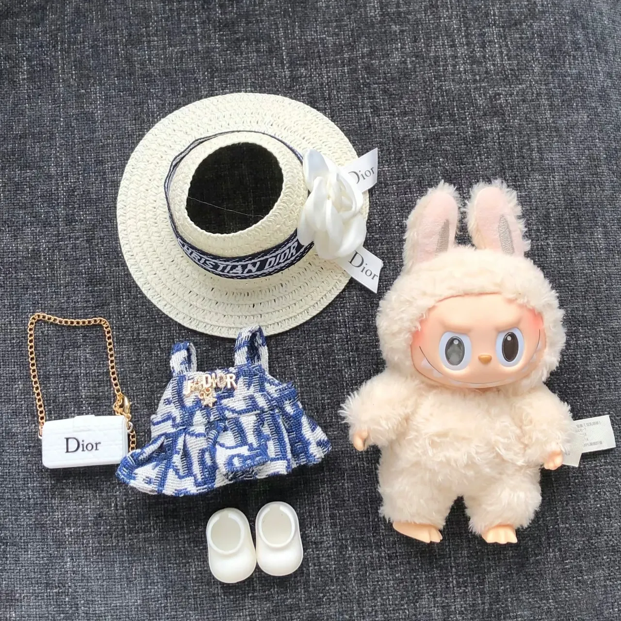 「人形を含まず」3点セット 大人の女性らしい  LABUBU ぬいぐるみ 着せ替え服
