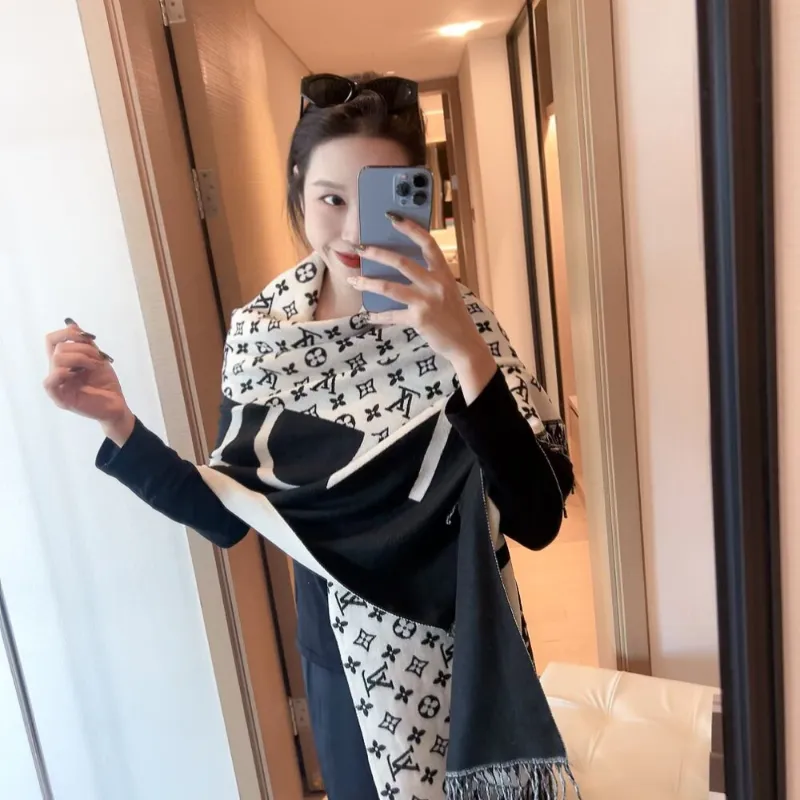 超人気商品 好感度100％ 柔らか素材で快適 今季トレンドマフラー