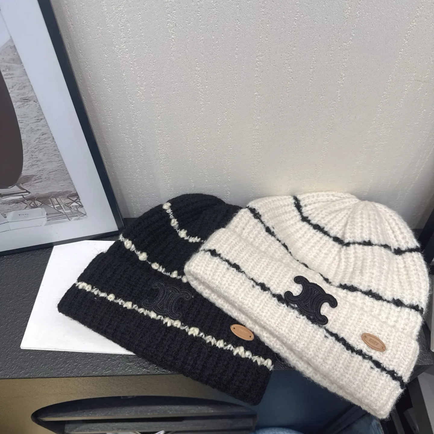 冬ムード満載！おしゃれ度アップ ふんわり 暖かい ニット生地 帽子